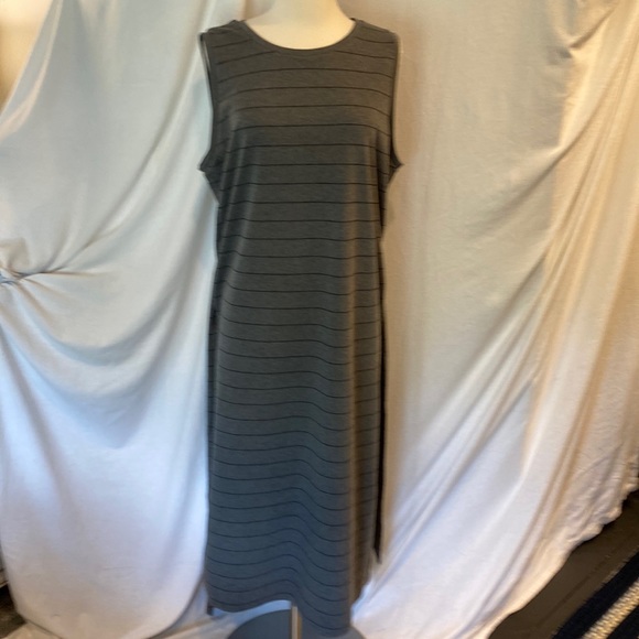 Banana Republic Dresses & Skirts - Banana Republic sleeveless maxi dress, NWOT